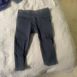 Lululemon workout capris